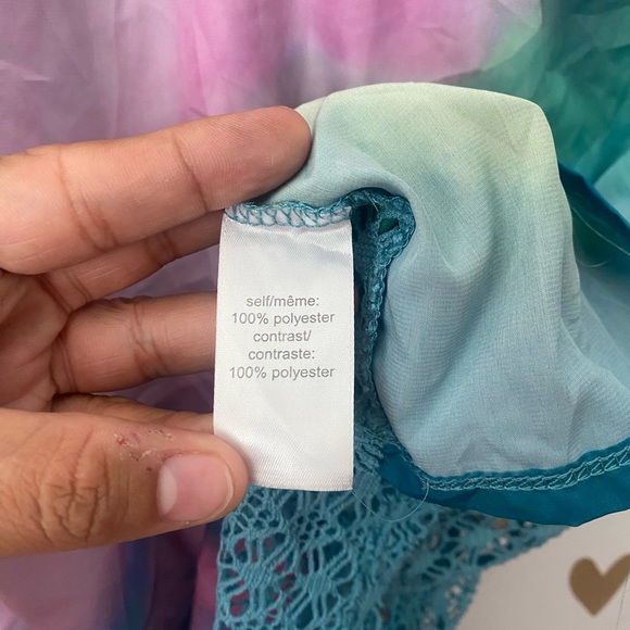 Maurice’s cool tone crochet back blouse - Picture 4 of 5